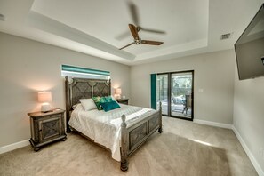 3 habitaciones, tabla de planchar con plancha, wifi y ropa de cama 