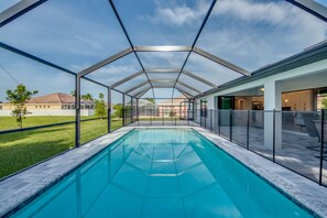 Piscine extérieure, piscine chauffée