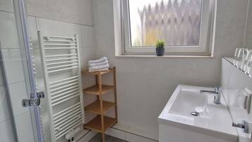 Dusche, Seife, Toilettenpapier