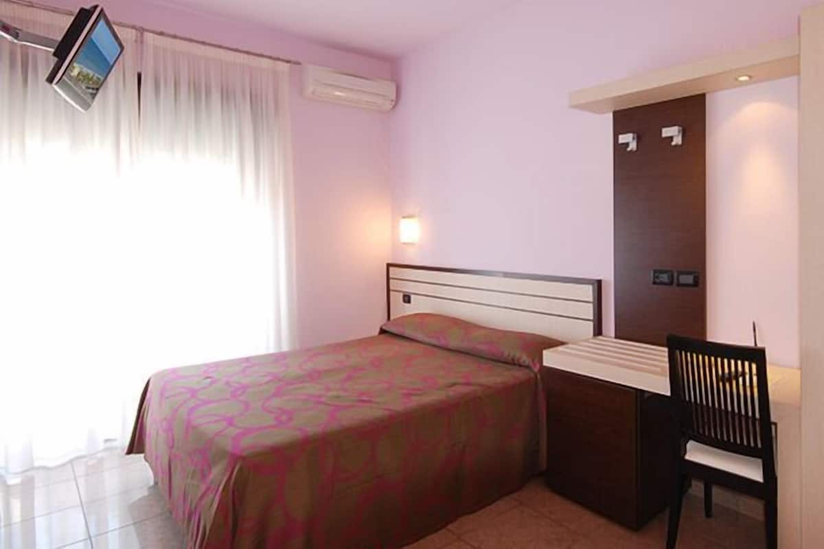 Minibar, in-room safe, desk, cribs/infant beds