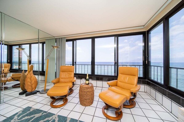 Interior - MK 308 OceanFront Condo w AC Pool (Lahaina)