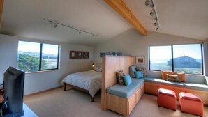 2 bedrooms, iron/ironing board, free WiFi, bed sheets - Heartsong | Dog-Friendly Home with Hot Tub (Sea Ranch)