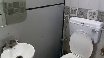 Comfort Shared Dormitory | Bathroom