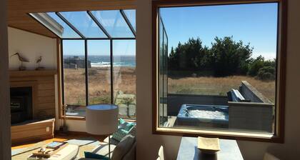 Hiekka ja surffailla eivät ole koskaan kaukana tästä rannalta!