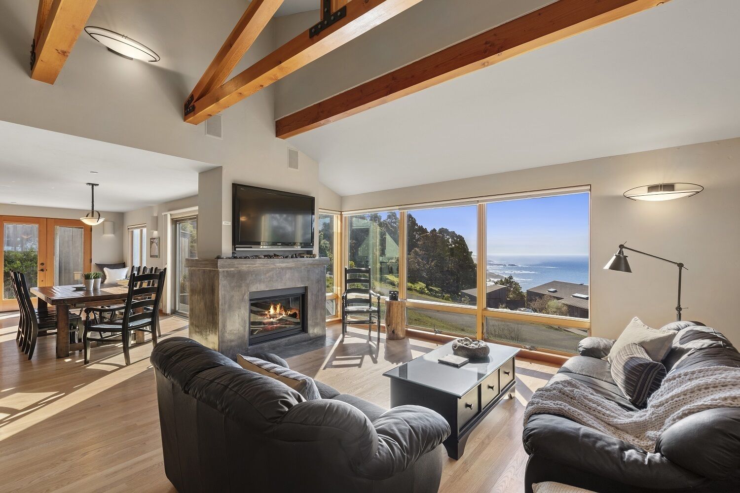 Smart-TV, peis og DVD-spiller