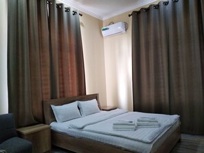 Bügeleisen/Bügelbrett, kostenloses WLAN, Bettwäsche