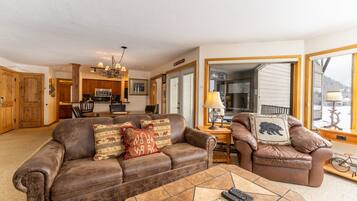 Televisión, chimenea