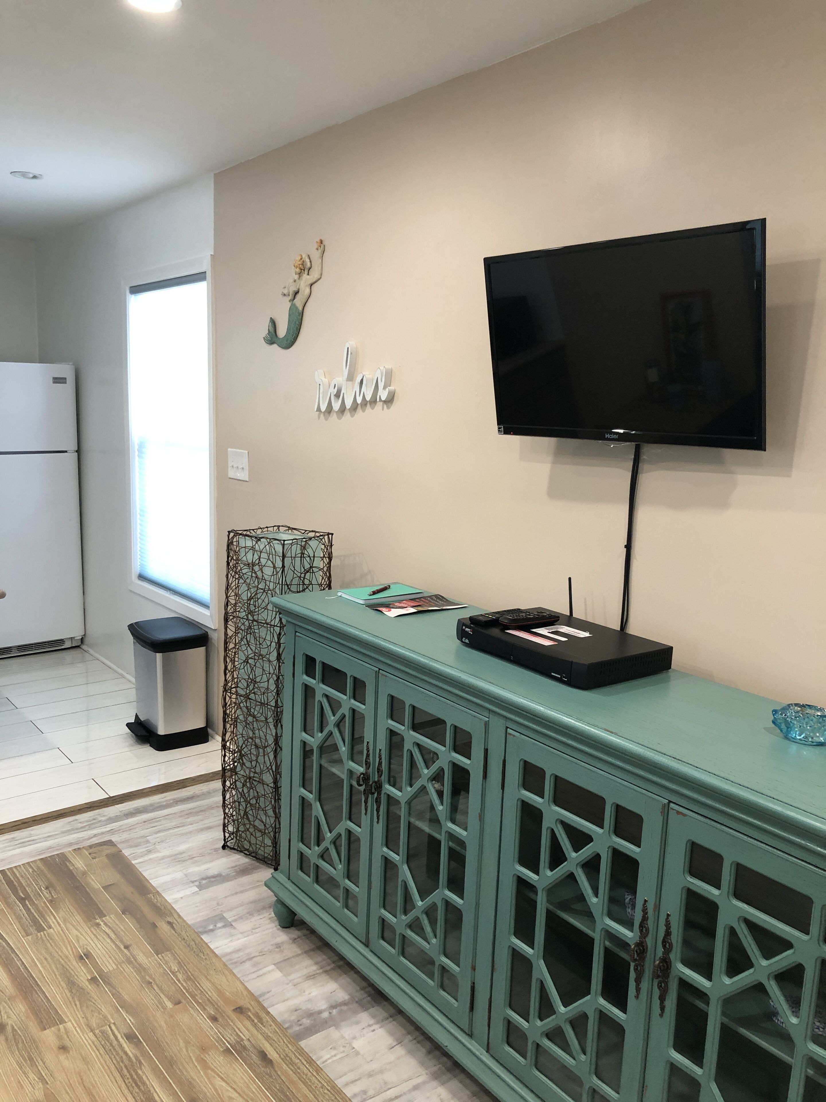 Cozy Efficiency Centrally Located--Near Beach, Shopping Areas & Restaurants