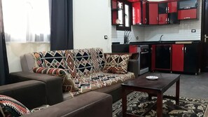 Huoneisto, 2 makuuhuonetta | Oleskelualue | Taulutelevisio