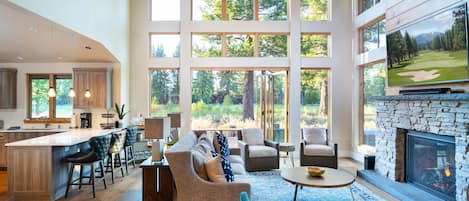 Fernseher, Kamin, Arbeitsbereiche