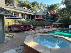 A heated pool - A Pet-Friendly Oasis surrounded by wineries with a Pool, Jacuzzi, and Sauna. (Plymouth)