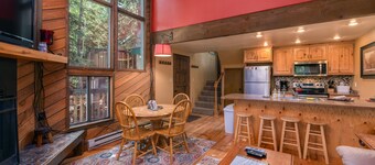 Condo SS7B- Dog Friendly, Cozy Condo, Ski In/Out