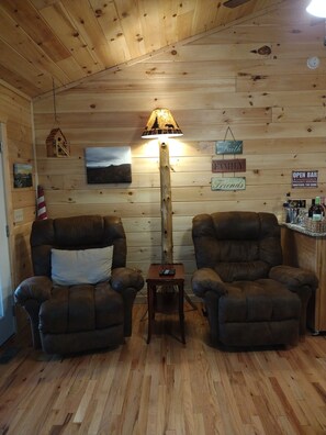 Interior - NEW LISTING! Mountain Cabin Getaway with a fire pit, High Speed Internet, Dog OK (Murphy)