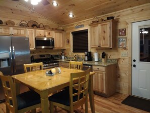Fridge, microwave, oven, stovetop - NEW LISTING! Mountain Cabin Getaway with a fire pit, High Speed Internet, Dog OK (Murphy)