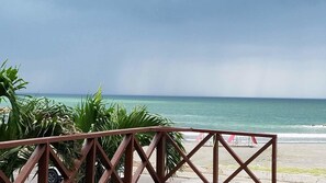 ชายหาด