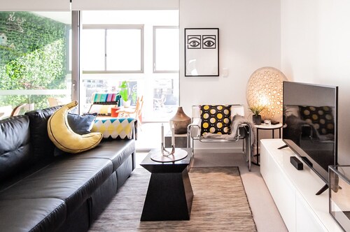 Funky apartment in Northbridge, CENTRAL+FREE WIFI & PARKING 