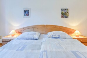 1 bedroom, free WiFi, bed sheets