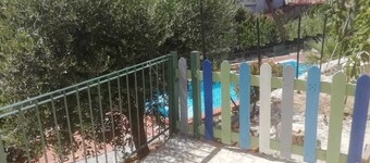 Independent villa with private pool