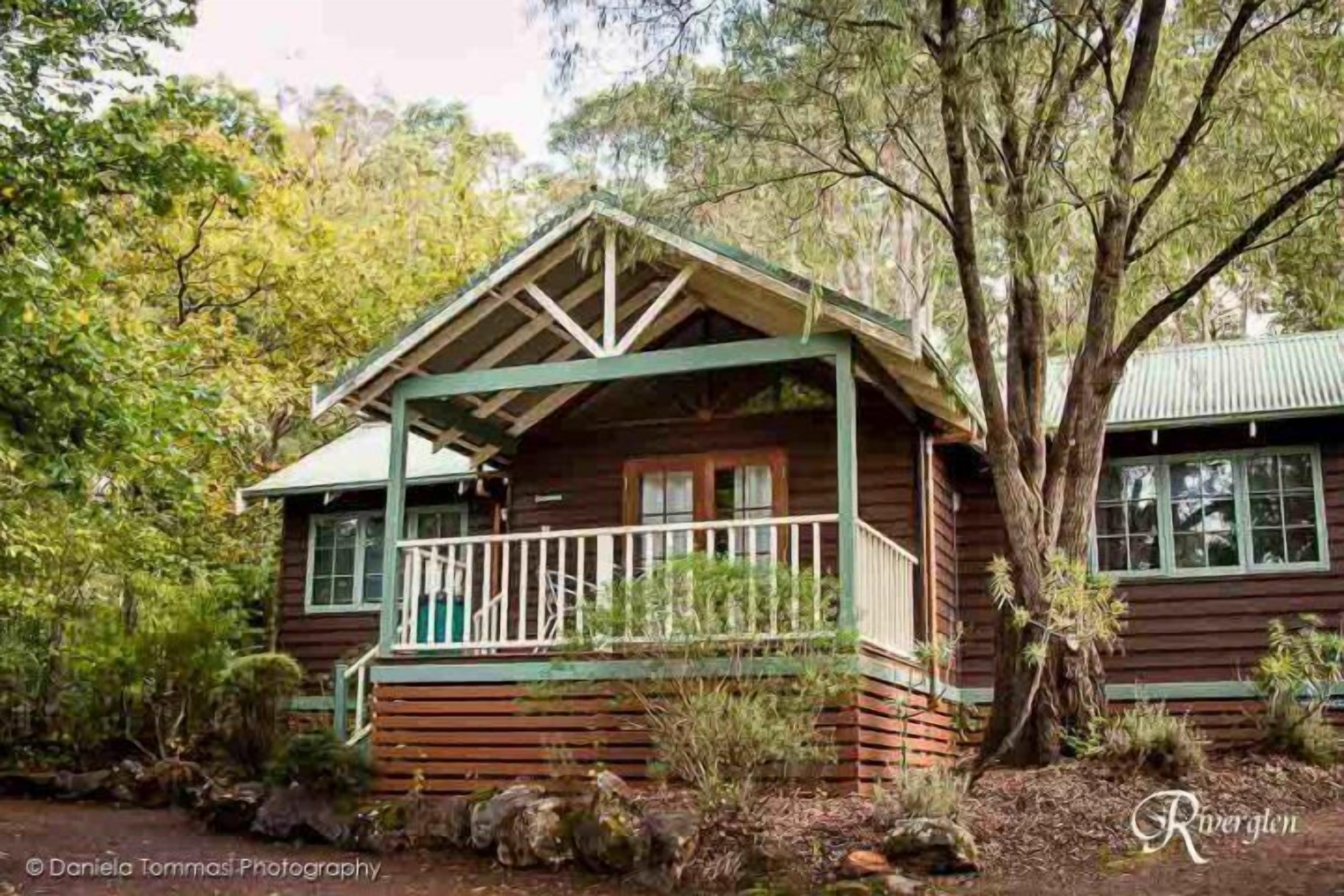 One Bedroom Chalet perfect for a couples getaway with a separate Bedroom and lounge area. — image 14