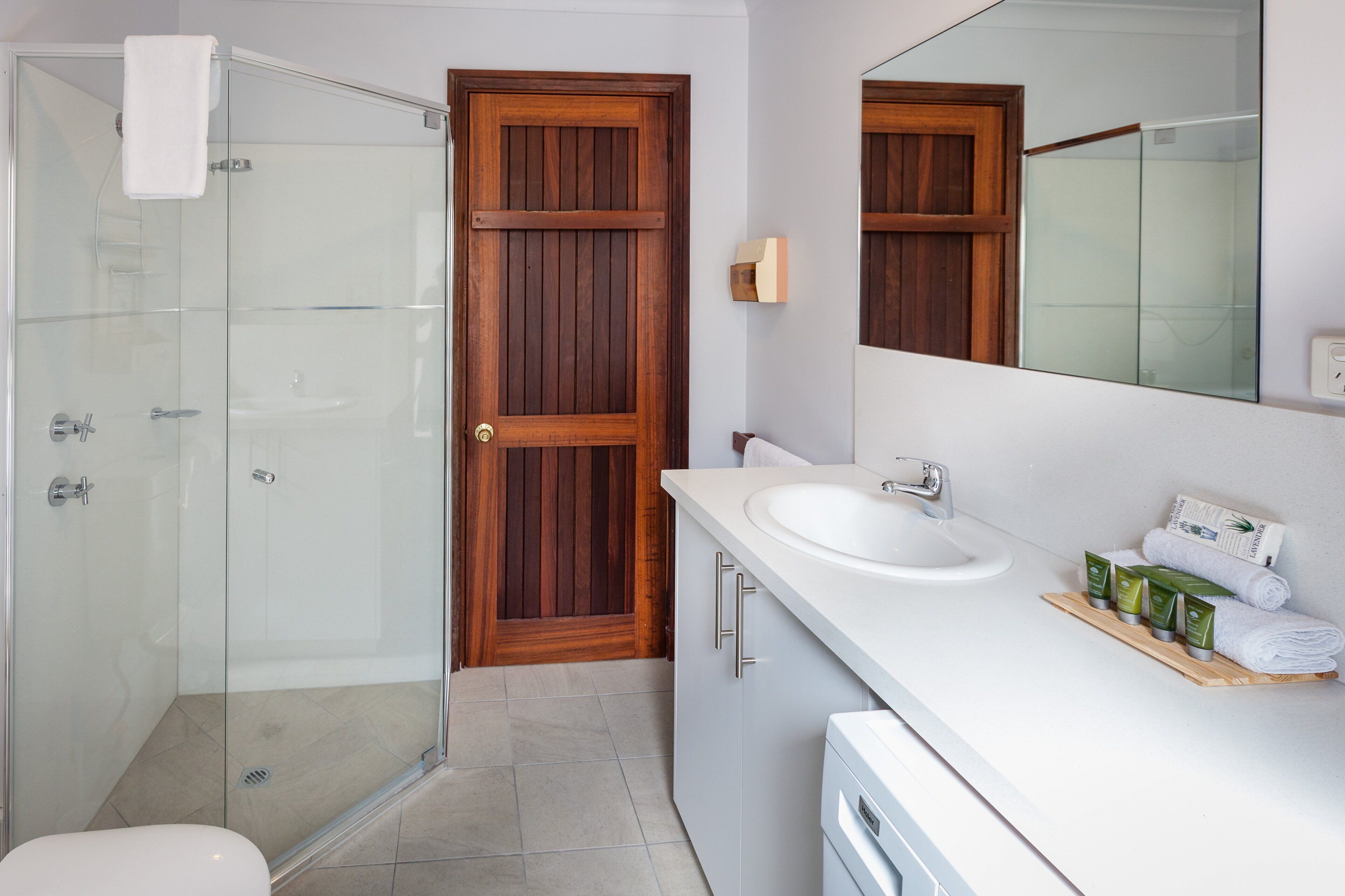 One Bedroom Chalet perfect for a couples getaway with a separate Bedroom and lounge area. — image 12