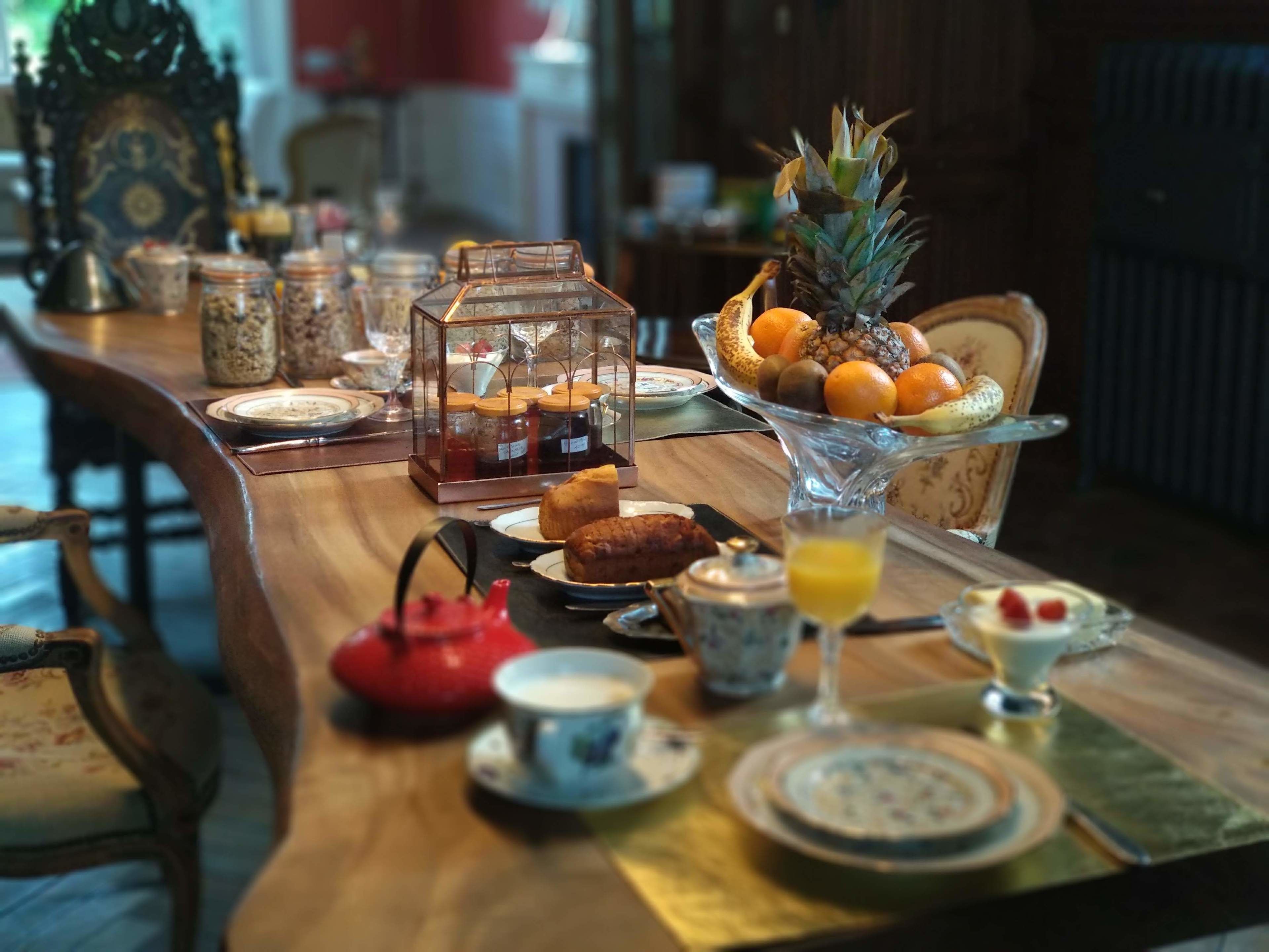 Free daily full breakfast 