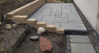 Bungalow 3 chambres ..... Proche du centre ville .... Parking gratuit!