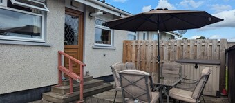 3 Bedroom Bungalow... Home from home! Close to city centre. Free parking!