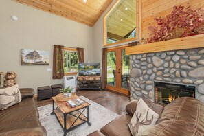 Smart TV, fireplace, DVD player