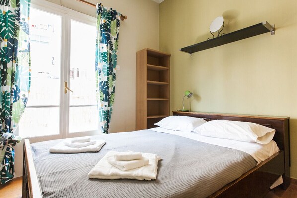 1 camera, ferro/asse da stiro, Wi-Fi, lenzuola