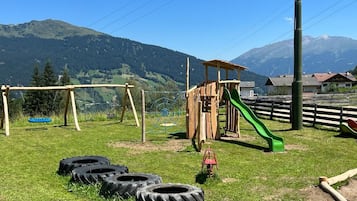 Außen-Kinderspielplatz