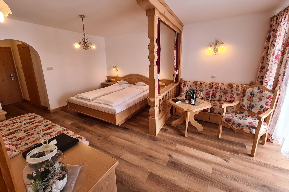 Apartment, 2 Bedrooms (Stubai) | Desk, bed sheets