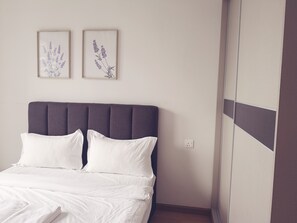 2 soverom, strykejern/-brett, wi-fi (inkludert) og sengetøy