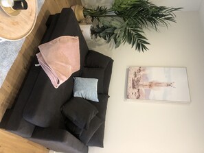 TV - Brand new modern townhouse (Mornington)