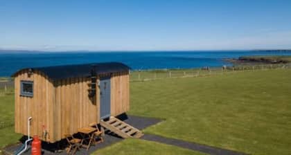 Die gemütliche Hirtenhütte des Crofter