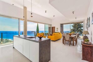 Interior - LUXURY VILLA. DISCOUNT FOR LONG STAYS. THE BEST VIEWS OF NERJA (Nerja)