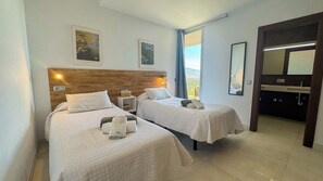 4 Schlafzimmer, Bügeleisen/Bügelbrett, WLAN, Bettwäsche
