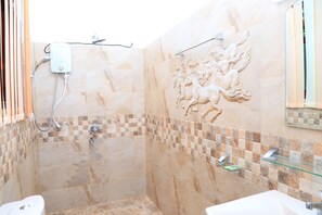 Double or Twin Room, Balcony | Bathroom | Shower, hydromassage showerhead, towels, soap - River Edge (Thissamaharama)