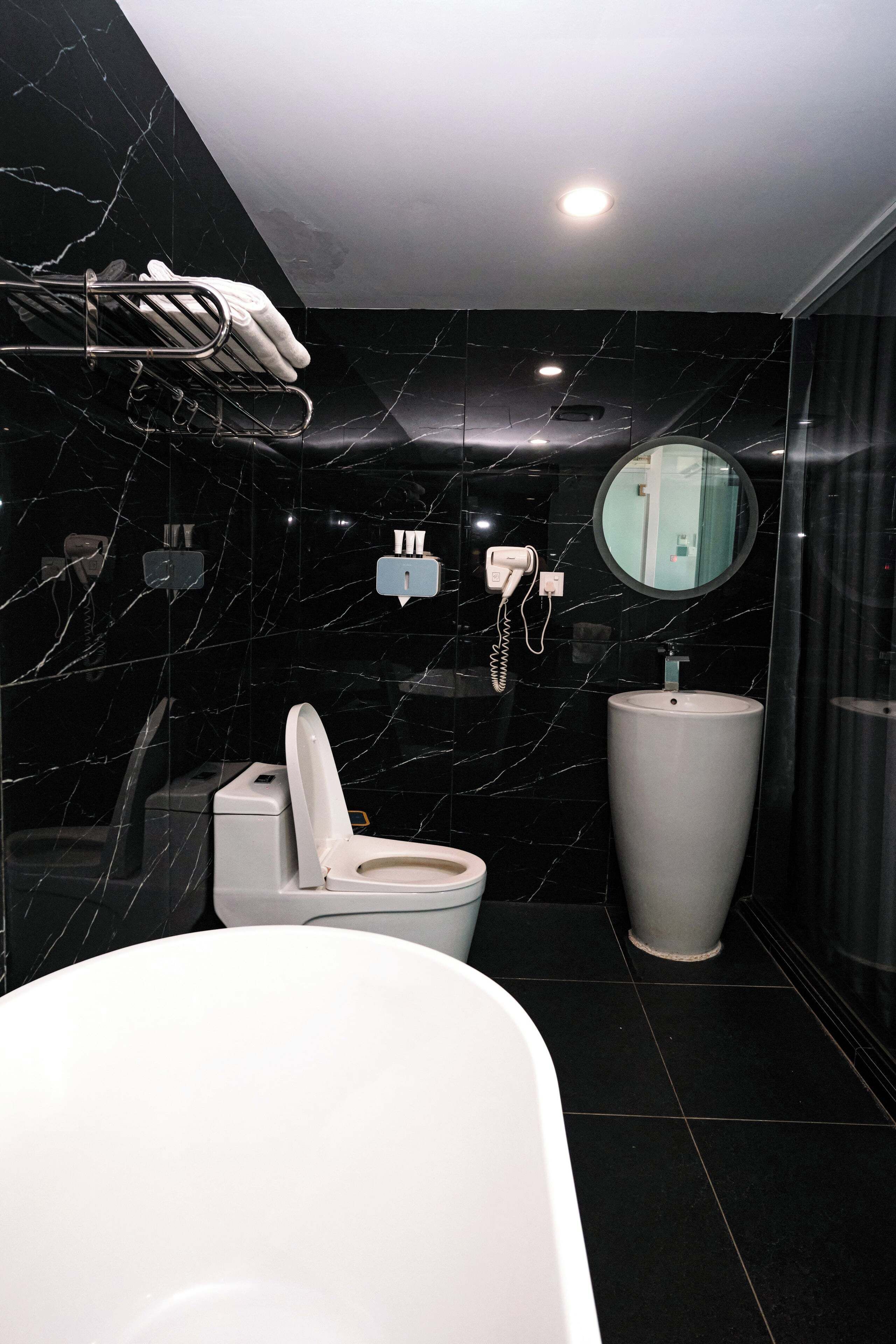 deluxe double room | bathroom | shower, free toiletries, hair dryer, bathrobes