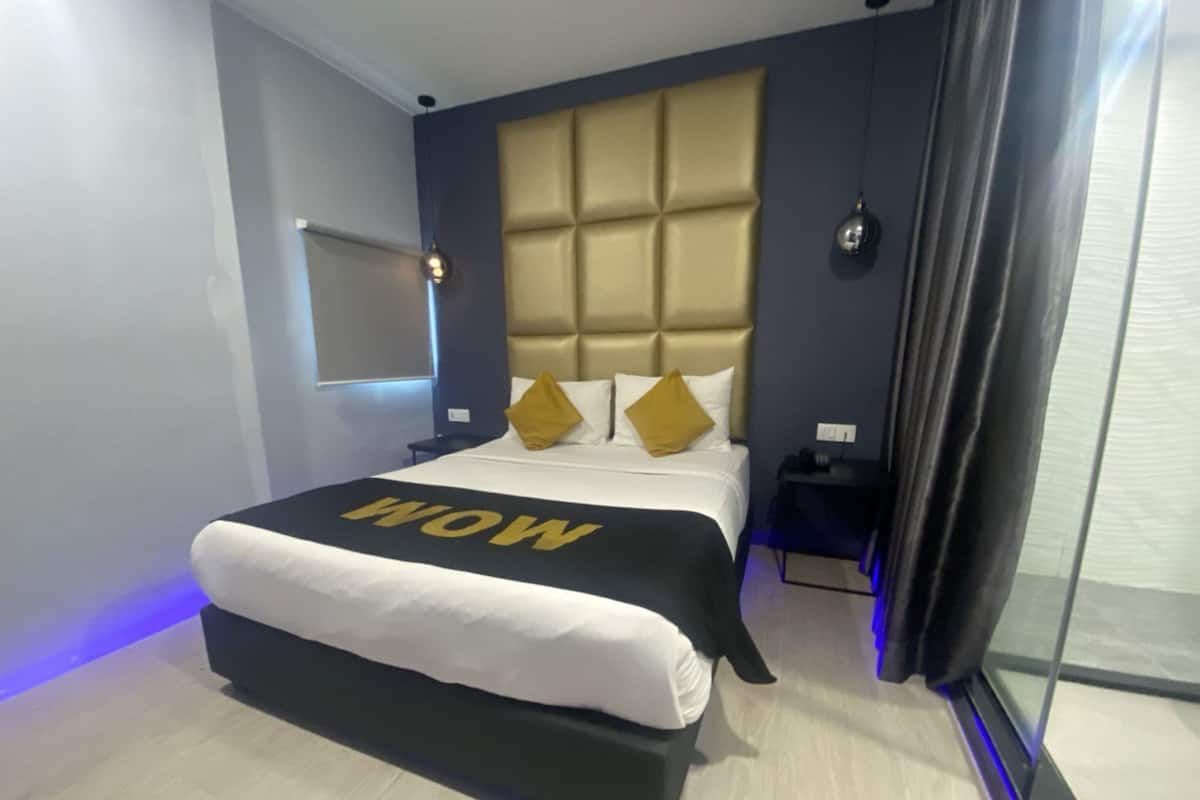 Habitación doble estándar | Ropa de cama de alta calidad y artículos del minibar gratis