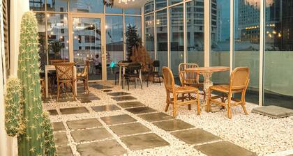 Capital O 91202 Wow Hotel