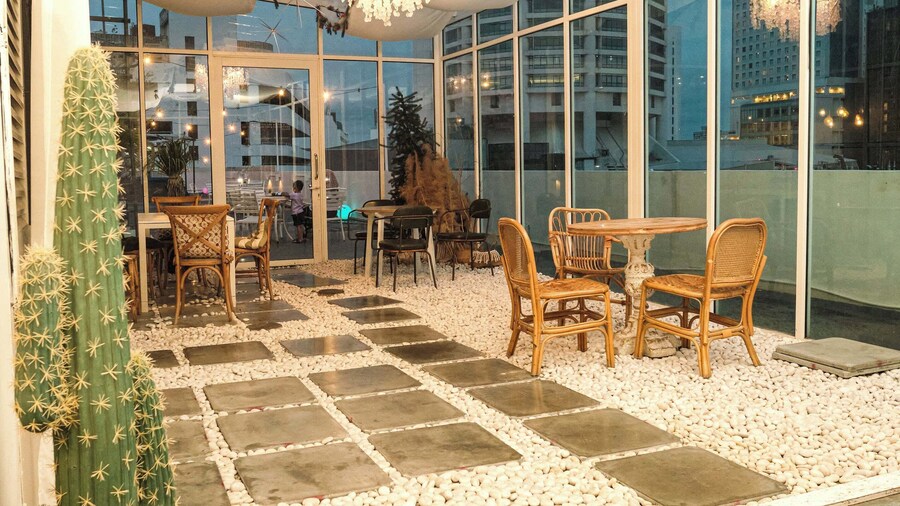 Capital O 91202 Wow Hotel