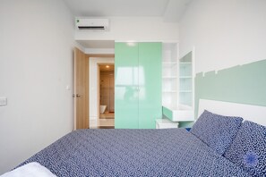 2 bedrooms, in-room safe, iron/ironing board, WiFi
