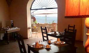 Desayuno continental incluido todos los días 
