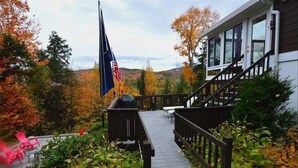Terrace/patio - Deluxe Private 4 Bed Home, Pet Friendly near WV! (Thornton)