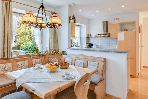 Katharinenhof Ferienwohnung "Alpspitz" mit Balkon, Bergblick & WLAN