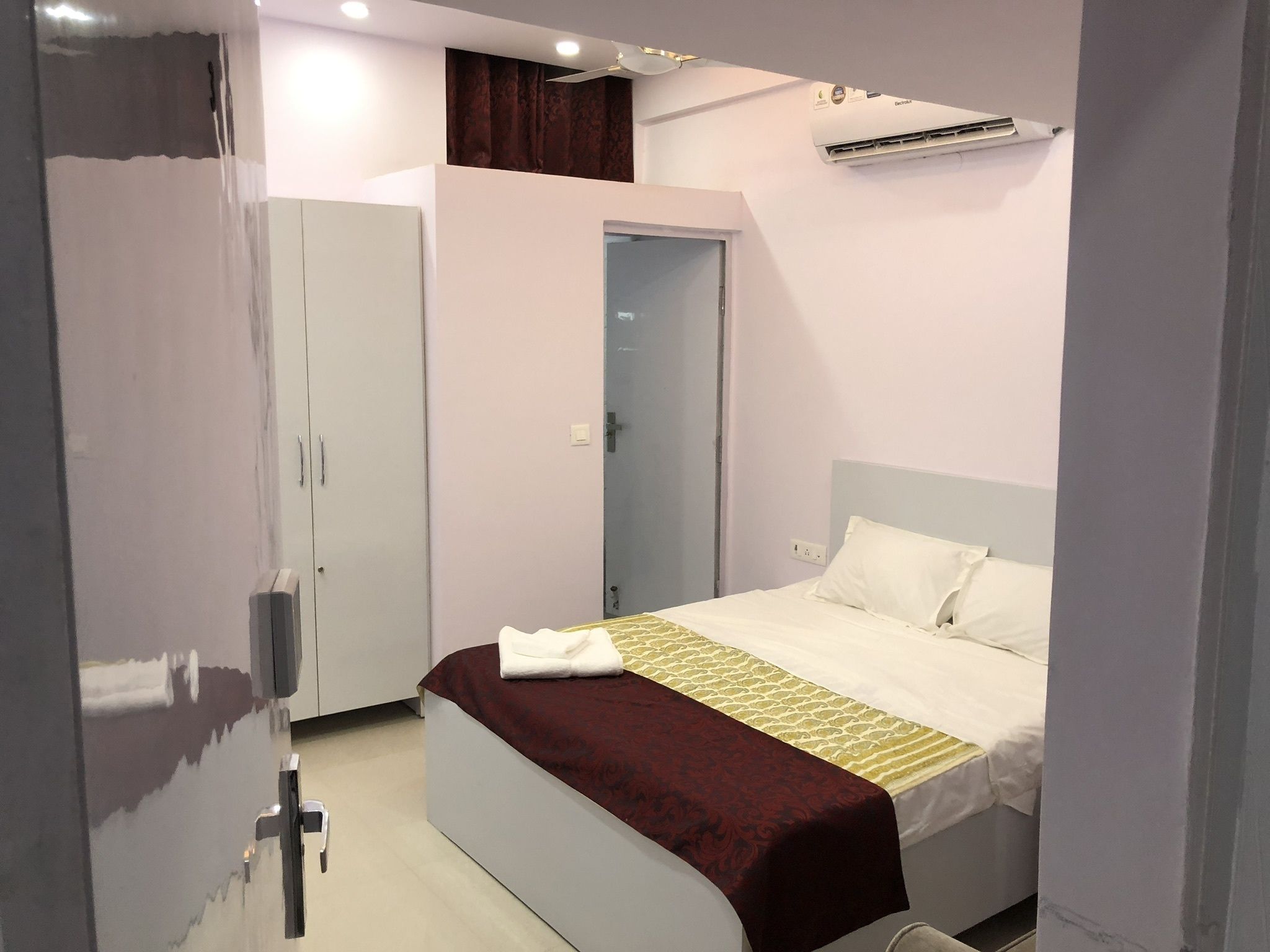 Deluxe Double Room, Non Smoking, City View | Minibar, individually decorated, individually furnished, desk
