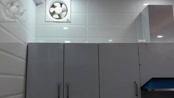 Deluxe Double Room, Non Smoking, City View | Private kitchen | Microwave, stovetop, coffee/tea maker, electric kettle