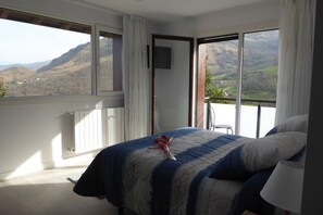 1 bedroom, WiFi, bed sheets - Studio with Jacuzzi "Balcony of the Len" (Soba)