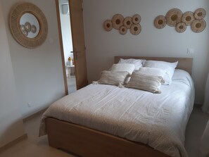 1 bedroom, iron/ironing board, travel cot, free WiFi
