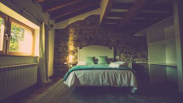 4 slaapkamers, een strijkplank/strijkijzer, reisbedje, internet